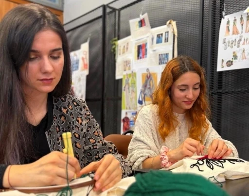 SUBÜ öğrencileri keçe üretimini deneyimledi
