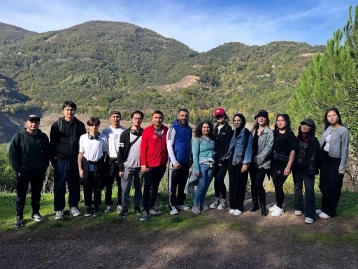 SUBÜ öğrencileri Yuvacık’ta doğa yürüyüşü yaptı
