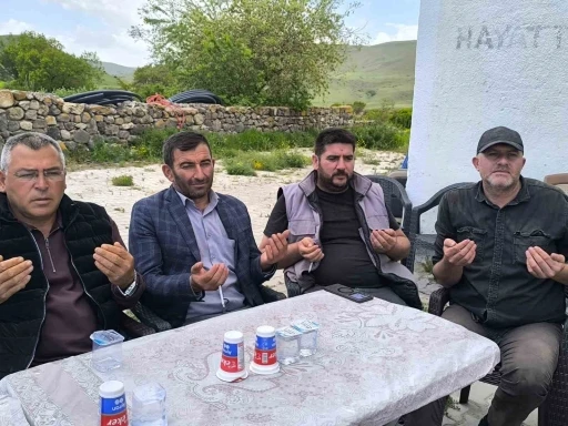 Şuhut&rsquo;ta kuraklığa karşı ş&uuml;k&uuml;r ve yağmur duası programı
