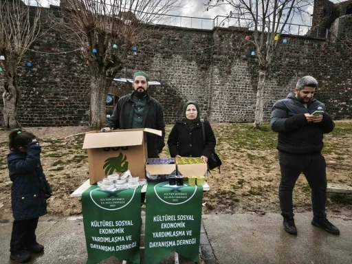 Sultan Şeyhmus EZ-ZULİ Derneği&rsquo;nden Berat Kandili ikramı
