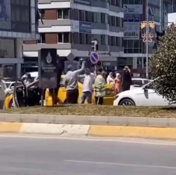 Sultanbeyli’de kaza sonrası sürücüler arasındaki tartışma kameraya yansıdı
