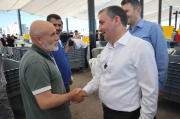 Sultanbeyli’de kurban kesim alanına yoğun ilgi
