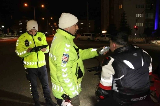 Sultandere&rsquo;de asayiş ve trafik denetimi yapıldı

