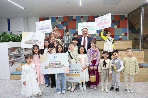 Sultangazi Belediyesi&rsquo;nde &ccedil;ocuklardan bayram kutlaması
