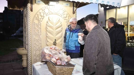 Sultangazi Belediyesi&rsquo;nden iftara yetişemeyenler i&ccedil;in sıcak &ccedil;orba ikramı
