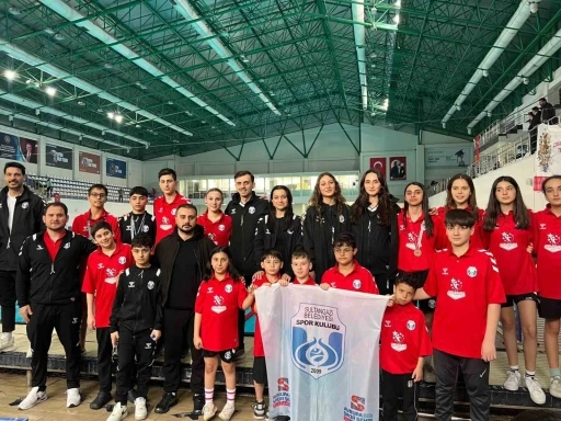 Sultangazi Belediyesi Spor Kul&uuml;b&uuml;, 5 madalya ile tarihinde bir ilki yaşadı
