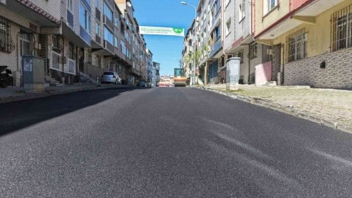 Sultangazi&rsquo;de asfalt &ccedil;alışmaları s&uuml;r&uuml;yor
