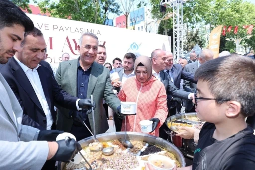 Sultangazi&rsquo;de aşure bereketi
