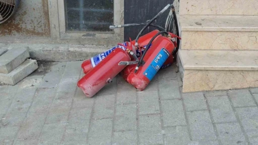 Sultangazi&rsquo;de kağıt ambalajı yapan iş yerinde korkutan yangın
