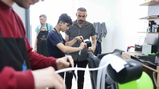 Sultangazi&rsquo;de &ouml;zel bireylere &uuml;cretsiz berberlik hizmeti
