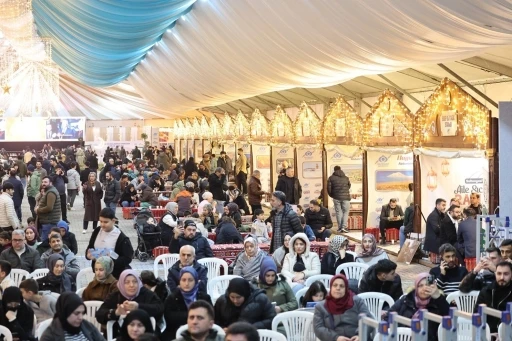 Sultangazi&rsquo;de Ramazan&rsquo;ın ilk g&uuml;n&uuml; coşkuyla karşılandı
