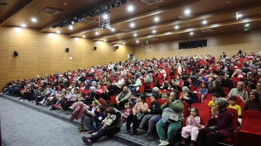 Sultangazi&rsquo;de şenlik tadında yarıyıl
