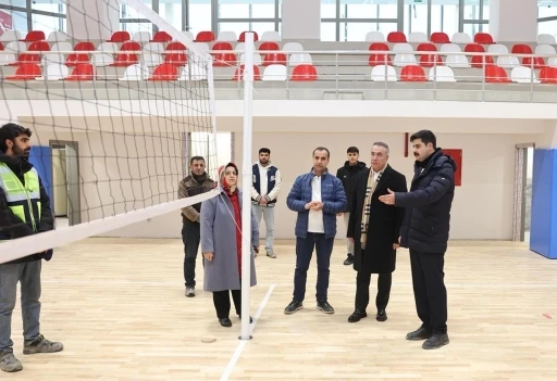 Sultangazili gen&ccedil;ler modern bir spor merkezine daha kavuşuyor
