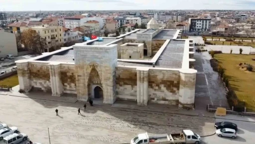 Sultanhanı Kervansarayı&rsquo;nda tarih yeniden canlandırıldı
