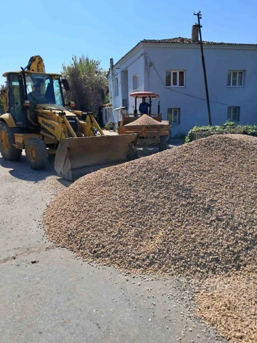 Sultanhisar’da bozulan yollar yenileniyor
