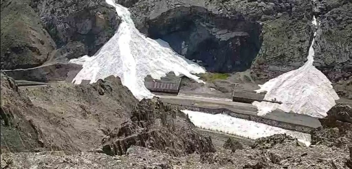 S&uuml;mb&uuml;l Dağı&rsquo;nda peş peşe &ccedil;ığ d&uuml;şt&uuml;
