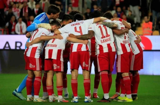 S&uuml;per Lig&rsquo;e veda edecek son takım yarın belli olacak
