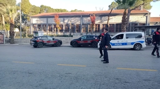 Ş&uuml;pheli &ccedil;antayı sahibi kontroll&uuml; patlama sırasında koşarak aldı
