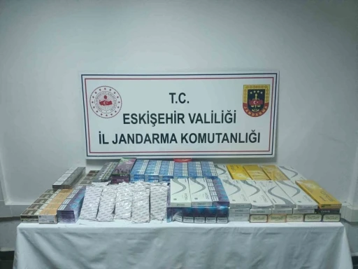 Ş&uuml;pheli şahsın ara&ccedil;ında g&uuml;mr&uuml;k ka&ccedil;ağı sigara ve nargile t&uuml;t&uuml;n&uuml; ele ge&ccedil;irildi
