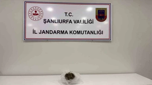 Ş&uuml;pheli şahsın &uuml;zerinden uyuşturucu &ccedil;ıktı

