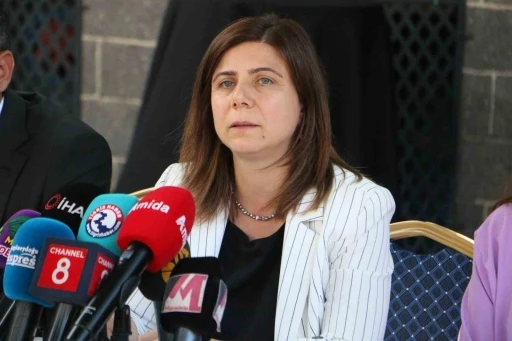 Sur&rsquo;da kaldırım işgallerinin &ouml;n&uuml;ne ge&ccedil;me ve yayalaştırma &ccedil;alışmaları s&uuml;r&uuml;yor
