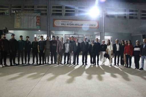 Sur’da lise öğrencileri iftarda ağırlandı
