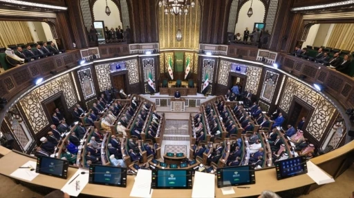 Suriye&rsquo;de tarihi adım: Esad rejiminin devrilmesi sonrası ilk halk parlamentosu oturumu ger&ccedil;ekleştirildi
