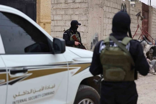 Suriye&rsquo;de ter&ouml;r &ouml;rg&uuml;t&uuml; DEAŞ ve SDG&rsquo;ye silah sevkiyatı yapan şebekeye operasyonda 5 g&ouml;zaltı
