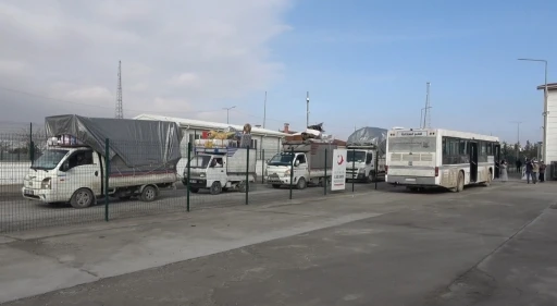 Suriyelilerin g&ouml;n&uuml;ll&uuml; geri d&ouml;n&uuml;ş&uuml; s&uuml;r&uuml;yor
