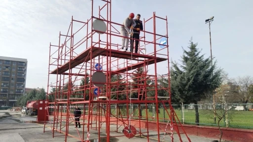 Survivor değil zabıta mülakatı: Zabıta adayları zorlu parkurlarda yarıştı
