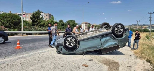 Susurluk’ta iki aracın çarpıştığı kazada 2 kişi yaralandı

