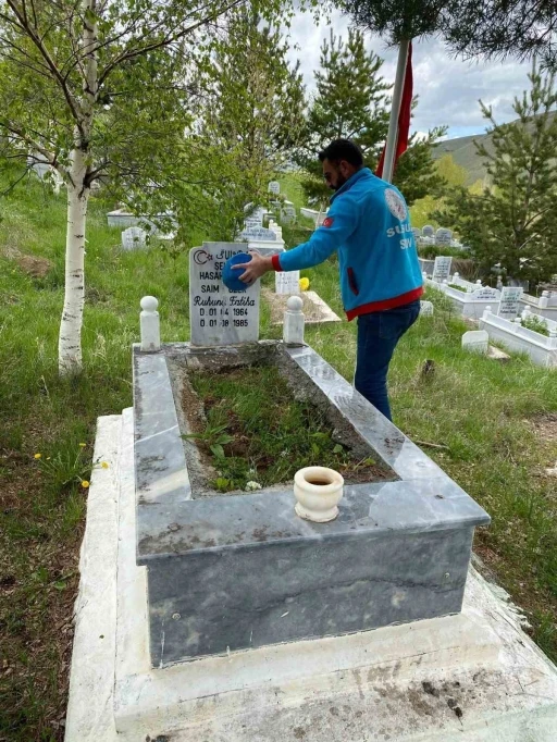 Susuz&rsquo;da şehit kabirleri bayram &ouml;ncesi &ouml;zenle temizlendi
