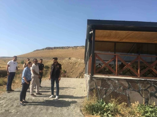 Susuz Şelalesi’nde çevre düzenlemesi yapılıyor
