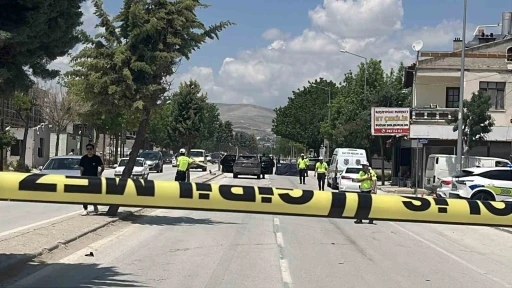 SUV aracın &ccedil;arptığı yaya hayatını kaybetti
