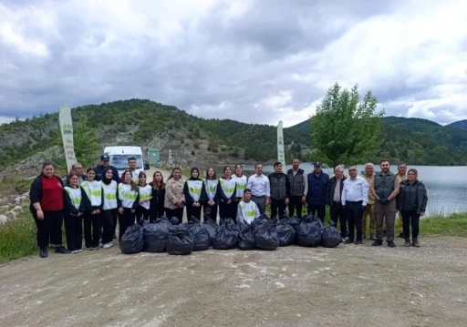 S&uuml;zmen G&ouml;let&rsquo;inde poşet poşet &ccedil;&ouml;p toplandı
