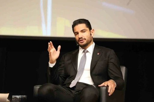Taha Akgül: &quot;Dünya güreşinin artık kendisini yenilemesi gerekiyor&quot;
