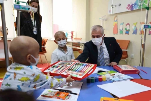 Tahmazoğlu’ndan lösemili çocuklara moral
