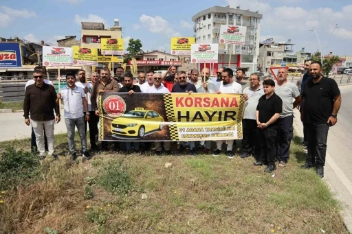 Taksiciler konvoyla korsan taşımacılığa tepki g&ouml;sterdi
