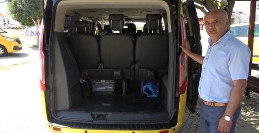 Takside unutulan 18 bin 300 euroyu sahibine teslim etti

