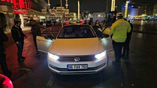 Taksim&rsquo;de helikopter destekli &rsquo;Huzur İstanbul&rsquo; uygulaması
