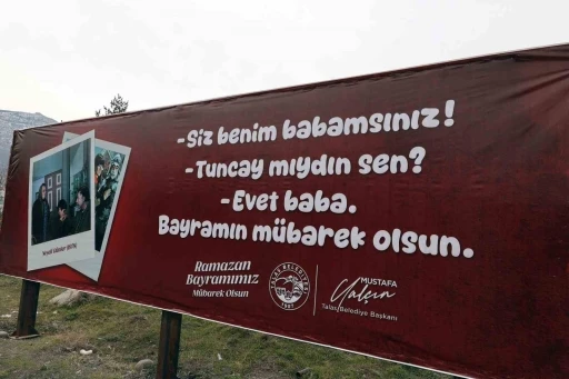 Talas Belediyesinden g&uuml;l&uuml;mseten bayram billboardları
