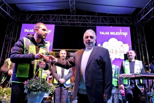 Talas &Ccedil;i&ccedil;ek Şenliği&rsquo;nde Grup Şantiye&rsquo;den unutulmaz gece
