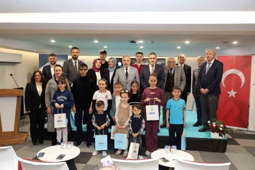 Talas&rsquo;ta kitap kurtları &ouml;d&uuml;llendirildi
