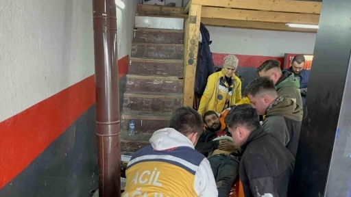 Otomobilden Fırlayan Yay Hastanelik Etti