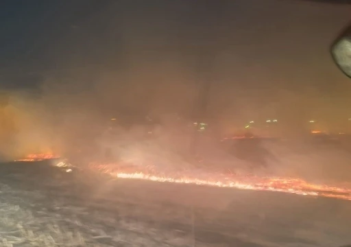 Tandırdan sıçrayan kıvılcımlar araziyi küle çevirdi
