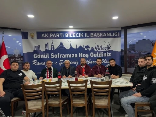 Taraftar guruplarıyla bir araya geldi
