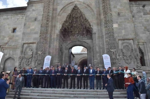 Tarihi Çifte Minareli Medrese’de ‘Hayat boyu öğrenme haftası’ etkinliği
