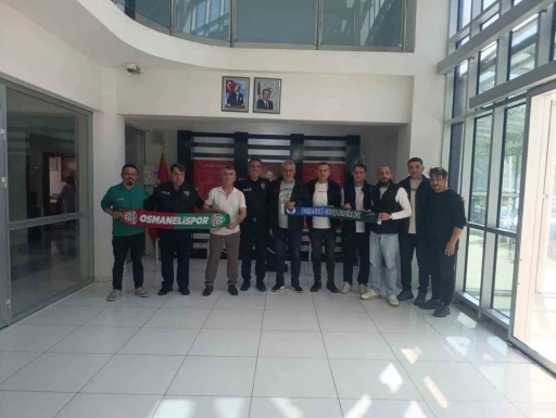 Tarihi derbi &ouml;ncesi birlik, beraberlik ve g&uuml;venlik adına iki camia bir araya geldi
