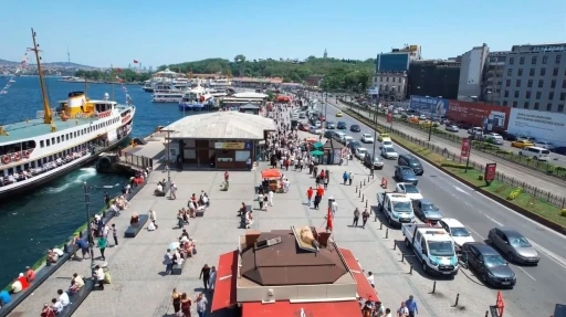 Tarihi Eminönü’nde bayram yoğunluğu

