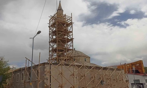 Tarihi G&uuml;r&uuml;n Ulu Cami yıl sonunda ibadete a&ccedil;ılacak
